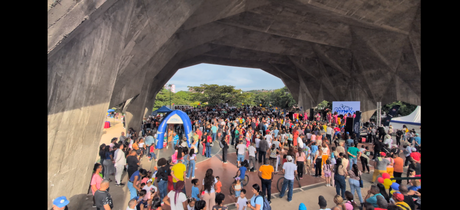 Caracas celebra 215 años de la Independencia de Colombia con una fiesta de cultura y unión en el Parque Alí Primera