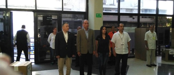 Consulado de Colombia en Caracas inició la jornada final del proceso electoral en el exterior para Congreso y consultas interpartidistas 2018